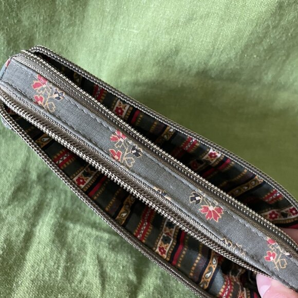 Vintage MaggiB Quilted Floral Two Compartment Belt Bag With Zipper Closures - Picture 3 of 8